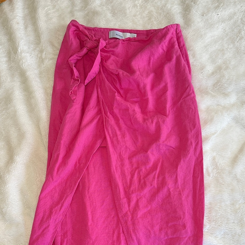 Bershka Fuchsia Asymmetrical Leg Open Skirt
